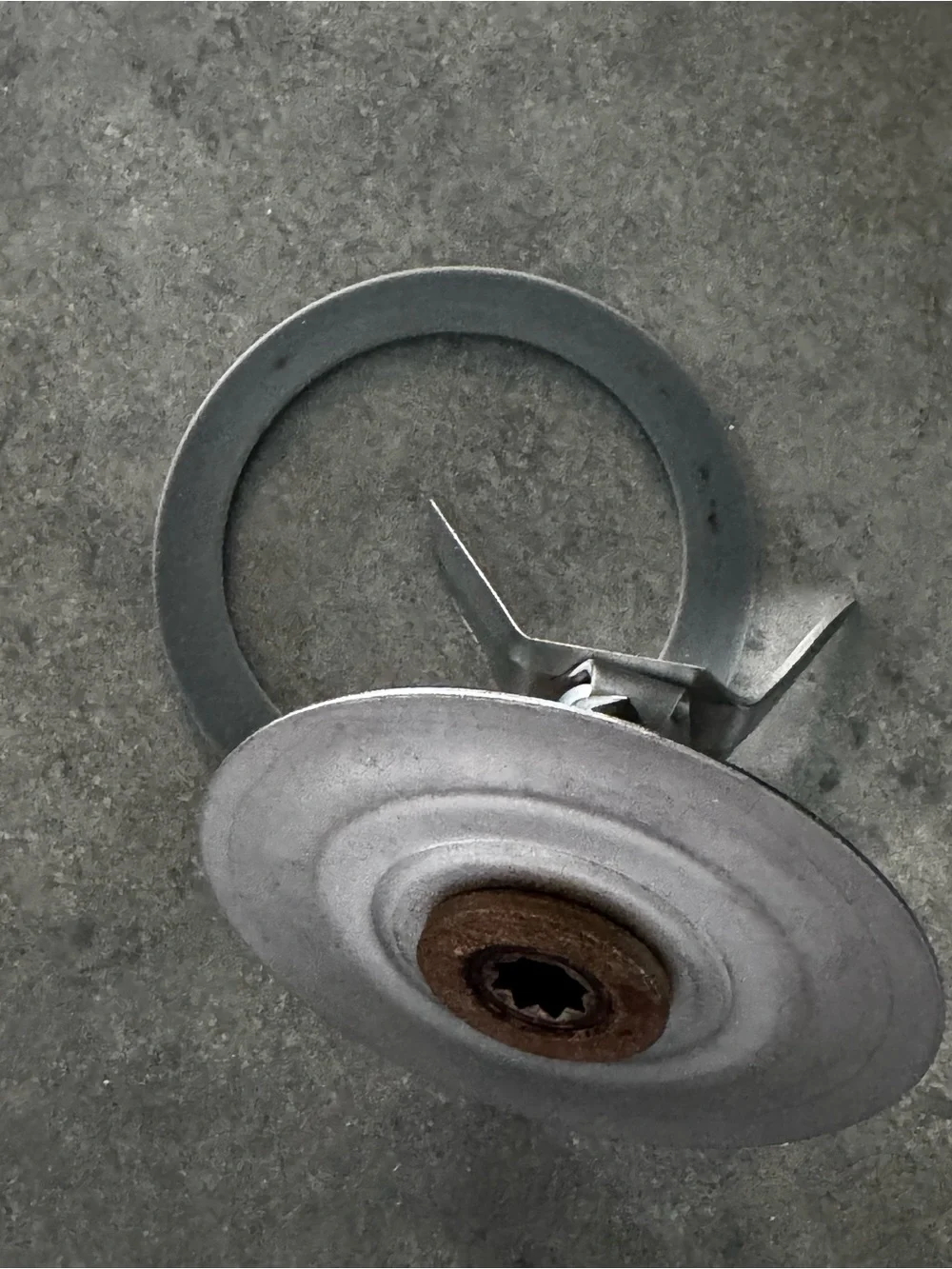 Oster Stainless Steel Blender Blade Assembly with Black Gasket